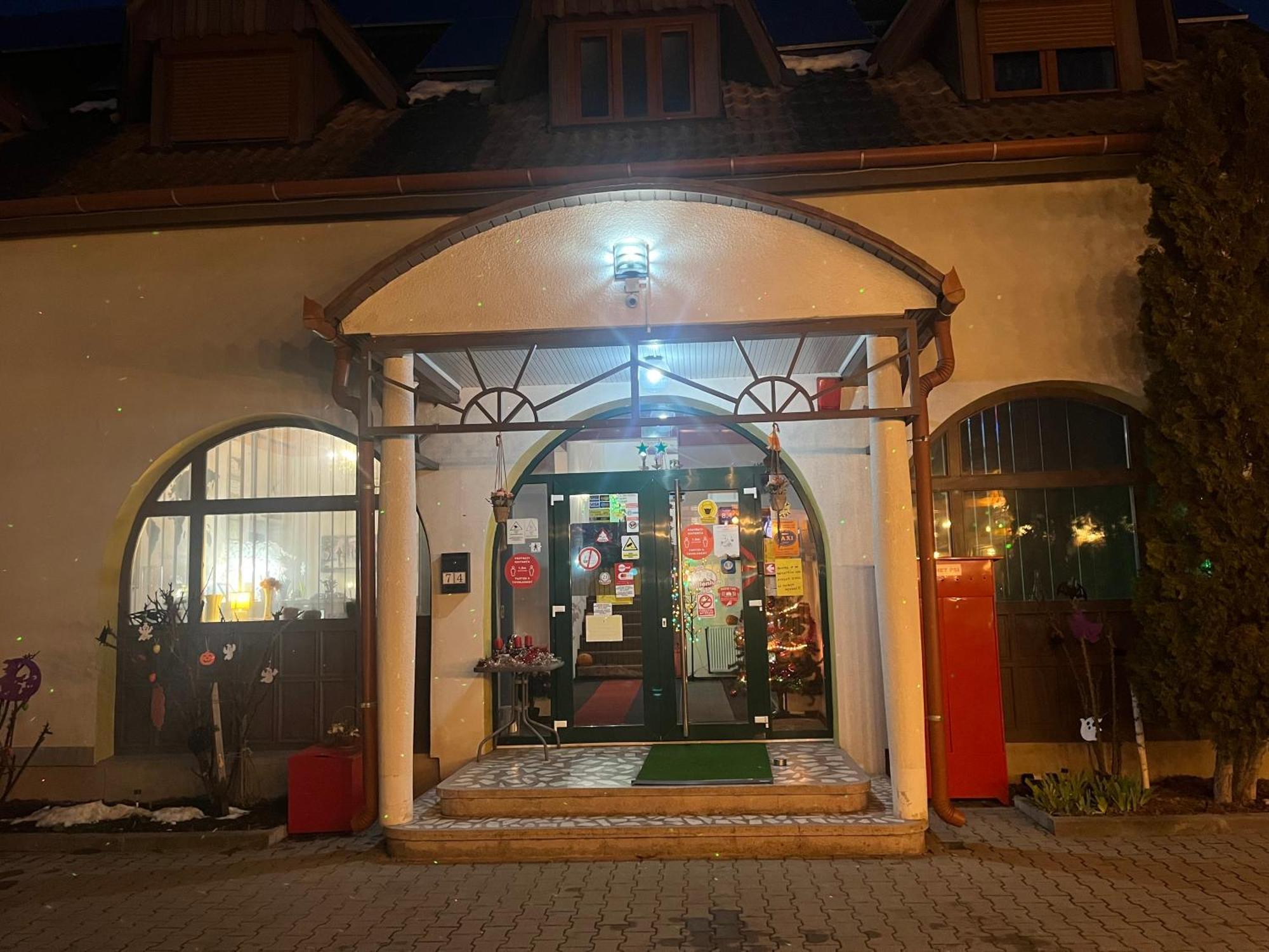 Prince Hotel Miercurea Ciuc Exteriör bild
