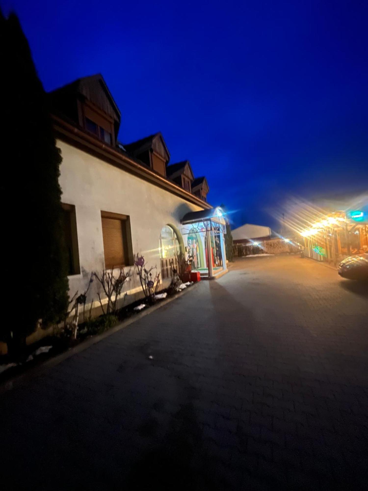 Prince Hotel Miercurea Ciuc Exteriör bild