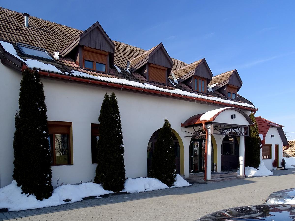 Prince Hotel Miercurea Ciuc Exteriör bild