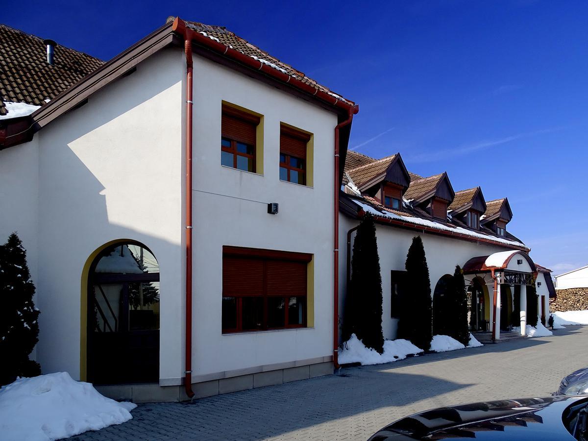 Prince Hotel Miercurea Ciuc Exteriör bild